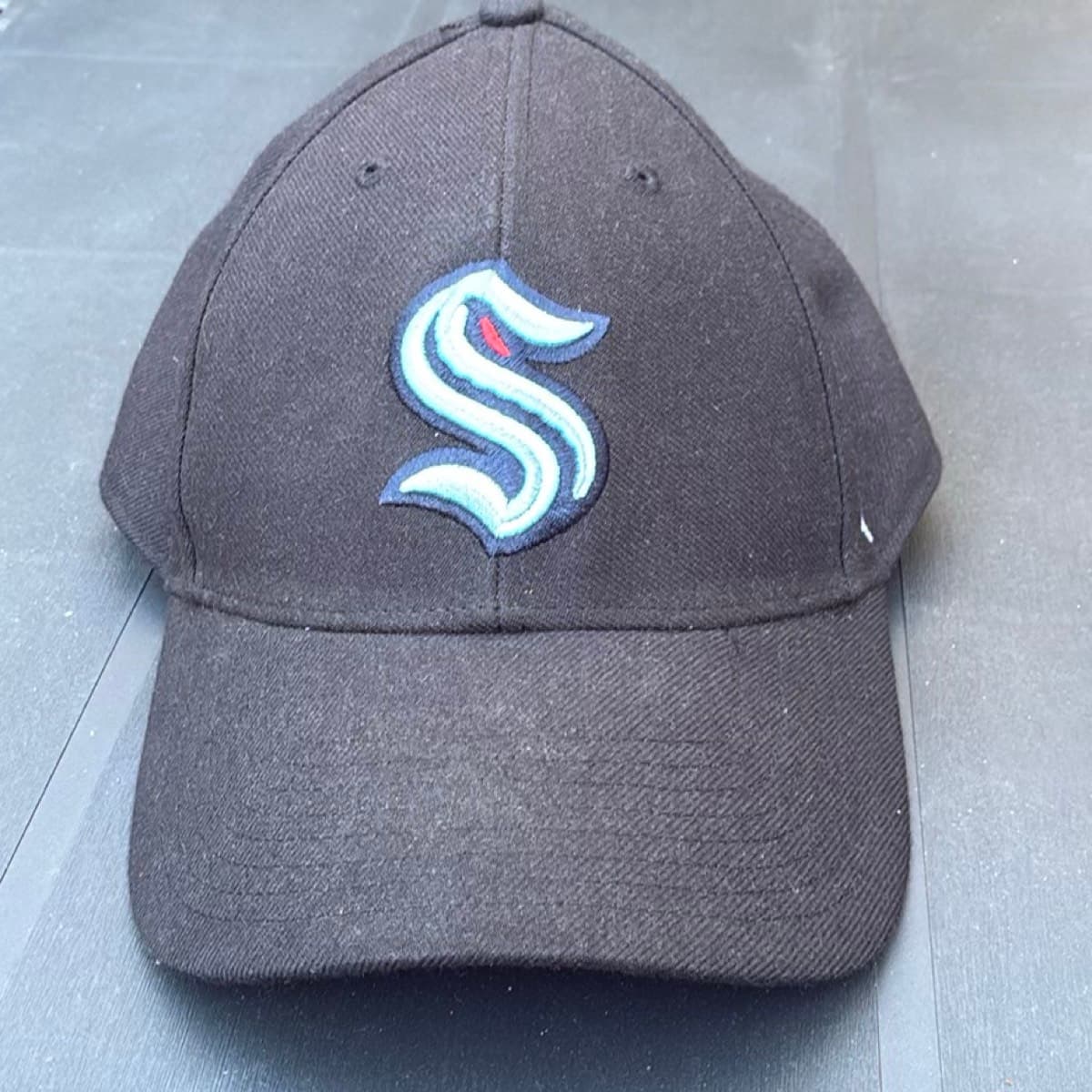 Cap Seattle Kraken