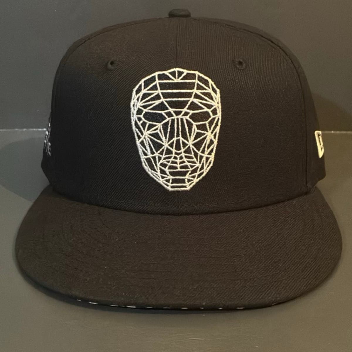 CAP collab new era x Netflix X squid game Black Mask