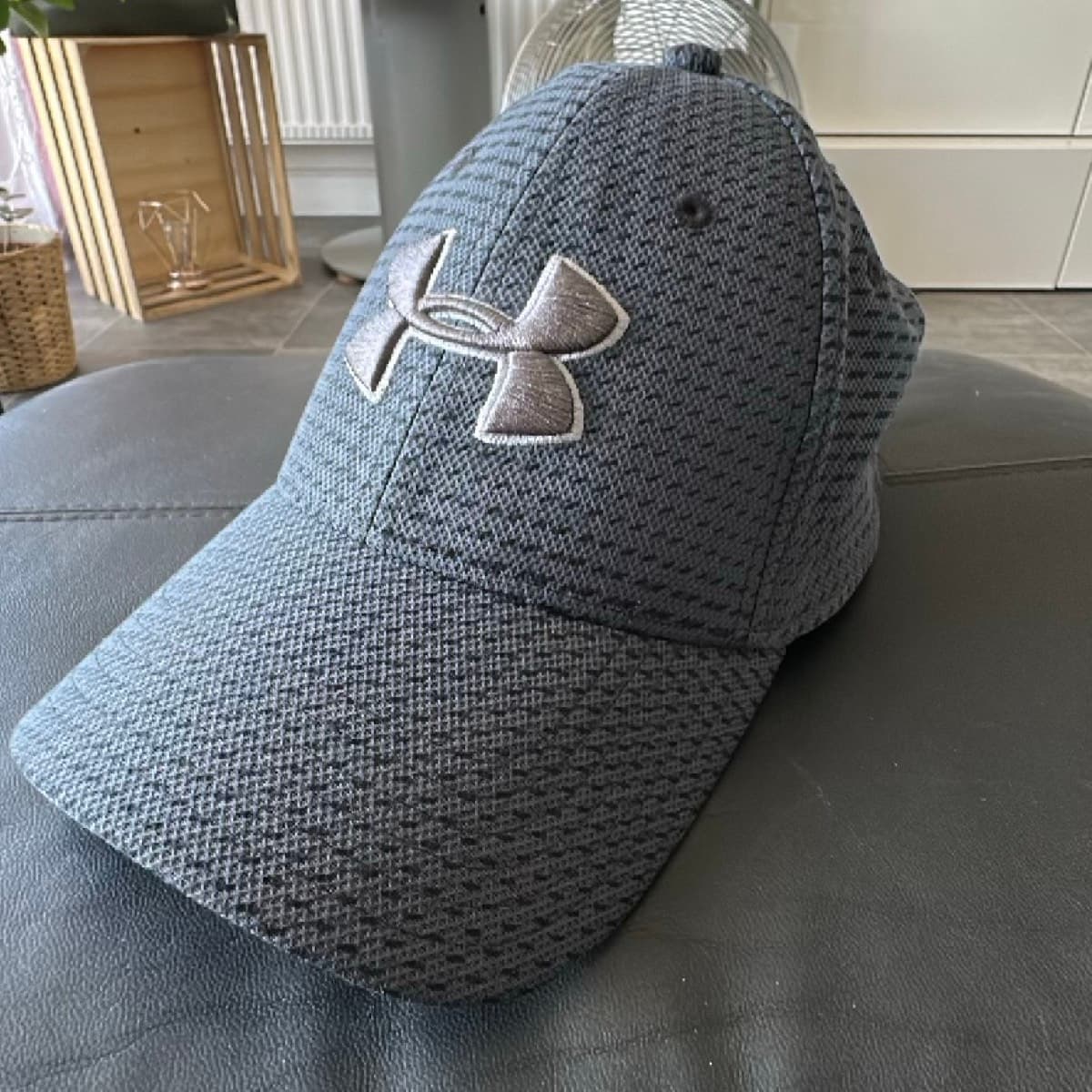 UNDER ARMOUR