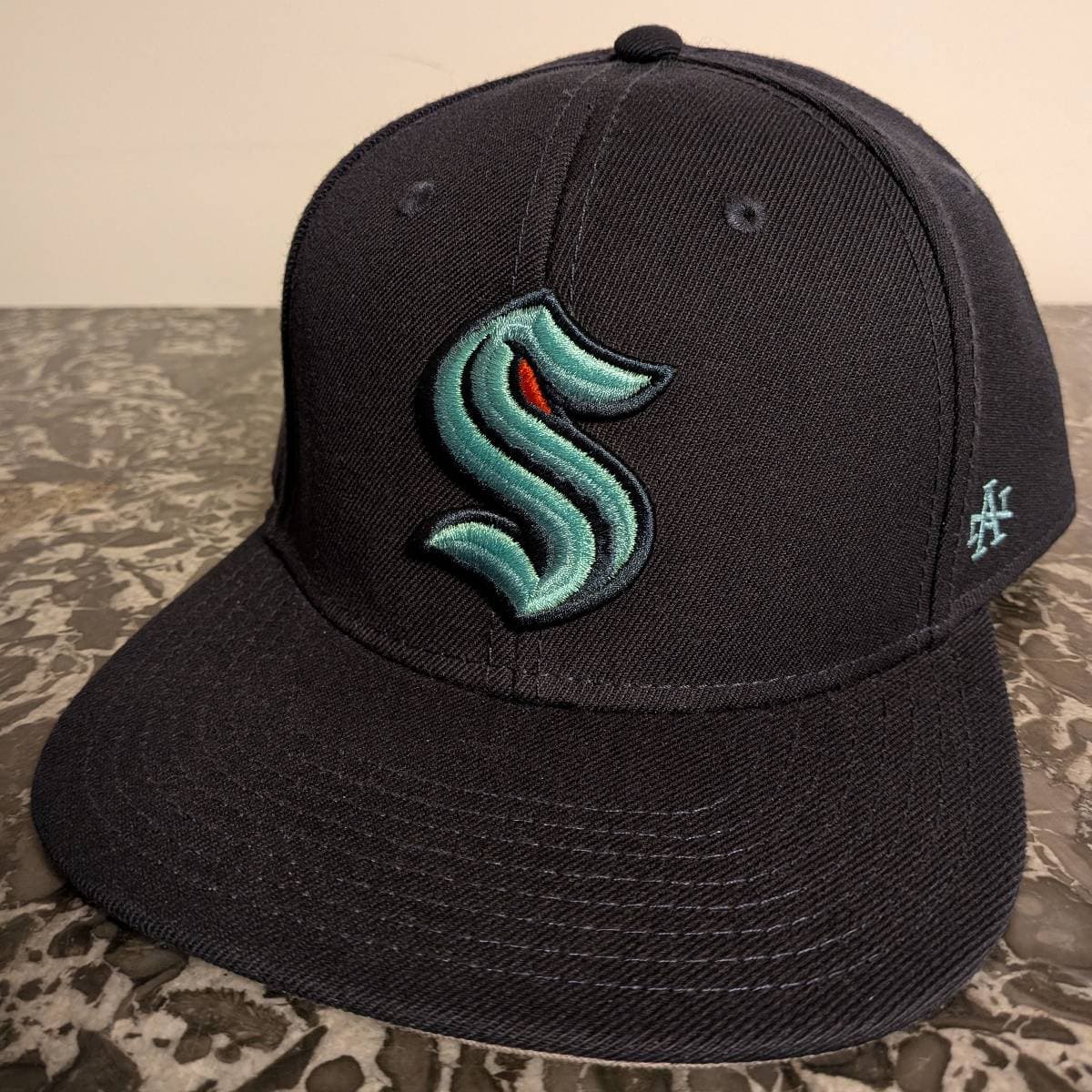 Cap Seattle Kraken